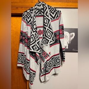 Forever 21 Black and Gray Patterned Sweater